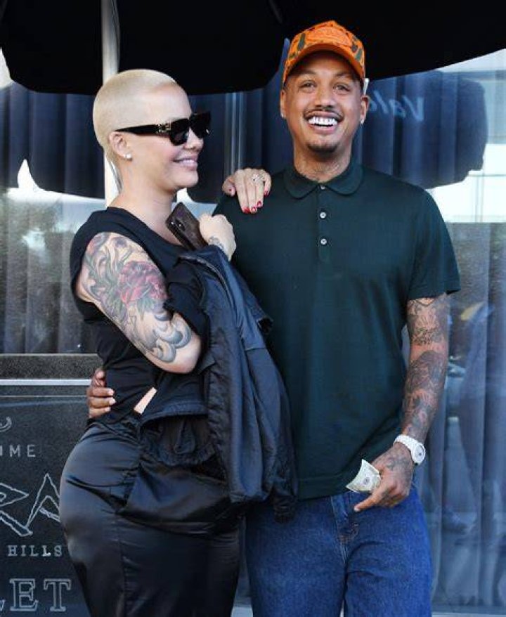 Pregnant Amber Rose Cuddles Up With Boyfriend Alexander 'AE' Edwards in Beverly Hills Pictured: Amber Rose,Alexander Edwards Ref: SPL5118389 250919 NON-EXCLUSIVE Picture by: ENT / SplashNews.com Splash News and Pictures USA: +1 310-525-5808 London: +44 (0)20 8126 1009 Berlin: +49 175 3764 166 World Rights, No France Rights, No Italy Rights, No Japan Rights