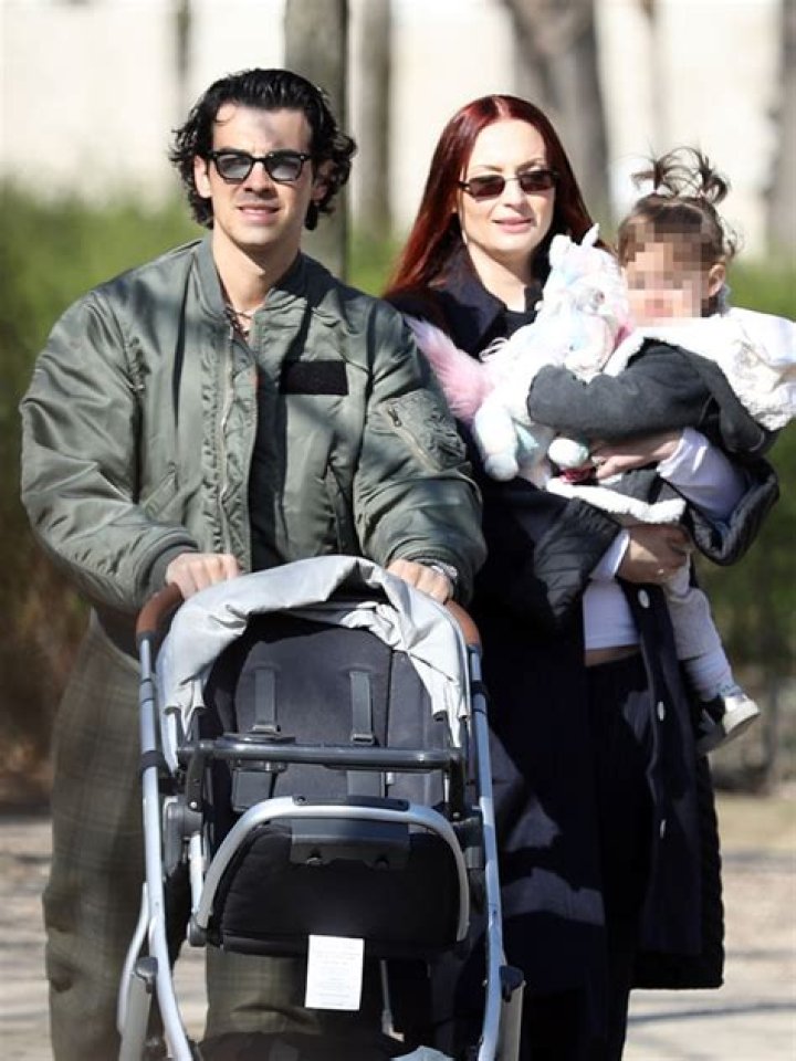 Pregnant Sophie Turner & Joe Jonas Tour Paris With Daughter Willa, 1, Before Dinner Date