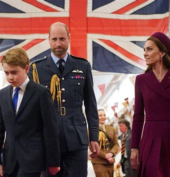 Prince Henry Gets Caught By Zahra