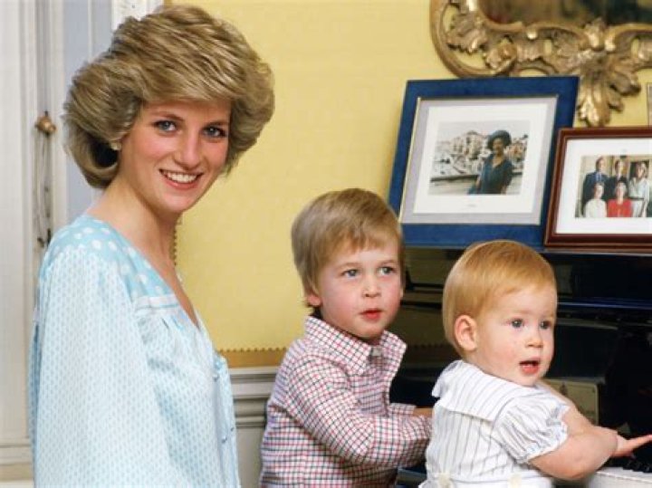 PRINCE WILLIAM, Princess Diana, PRINCE CHARLES AND PRINCE HARRY AND HOUSEMASTER DR GALLEY Prince William's First Day at Eton College Public School, Windsor, Britain - 1995