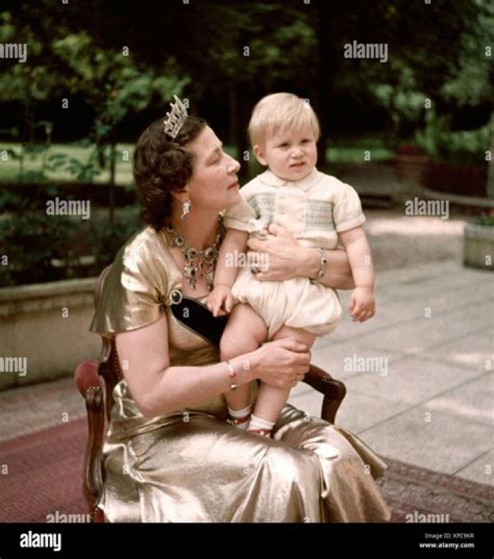 Princess Eugenie baby. File photo dated 12/10/18 of Princess Eugenie and Jack Brooksbank on their wedding day. Buckingham Palace said that the couple are "very pleased" to announce that they are expecting a baby in early 2021. Issue date: Friday October 12, 2018. It was announced in a tweet by the Royal Family account, which added: "The Duke of York and Sarah, Duchess of York, Mr and Mrs George Brooksbank, The Queen and The Duke of Edinburgh are delighted with the news". See PA story ROYAL Eugenie. Photo credit should read: Victoria Jones/PA Wire URN:55694897 (Press Association via AP Images)