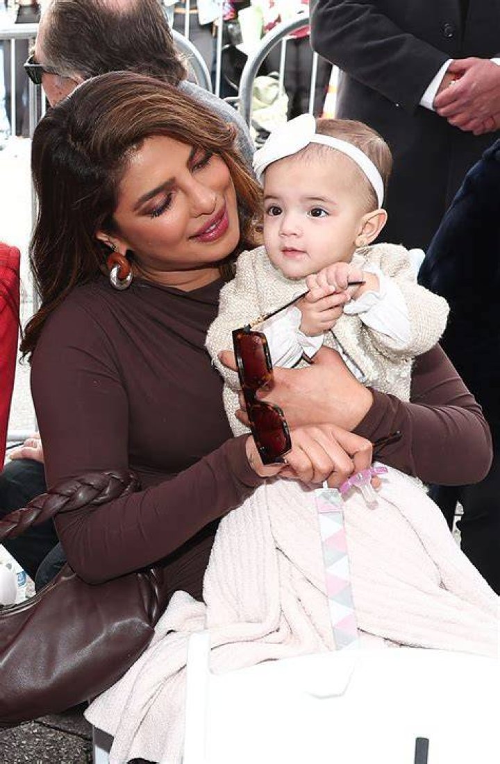 Priyanka Chopra & Nick Jonas Bring Daughter Malti To Mumbai: Photos – Hollywood Life