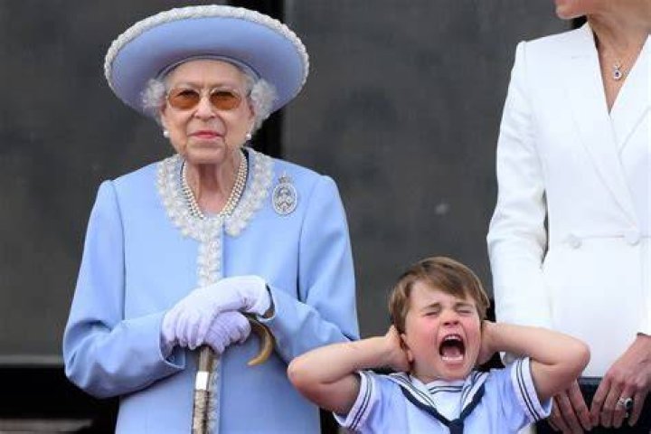 queen elizabeth prince louis