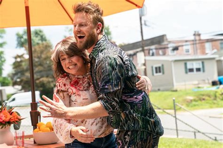 ‘Queer Eye’s Bobby Berk On Season 5, The Pastor Noah Episode & More – Hollywood Life