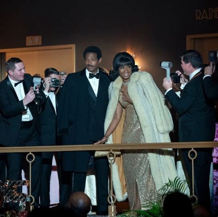 R_18896_RC(ctr) Marlon Wayans stars as Ted White and Jennifer Hudson as Aretha Franklin inRESPECT A Metro Goldwyn Mayer Pictures filmPhoto credit: Quantrell D. Colbert