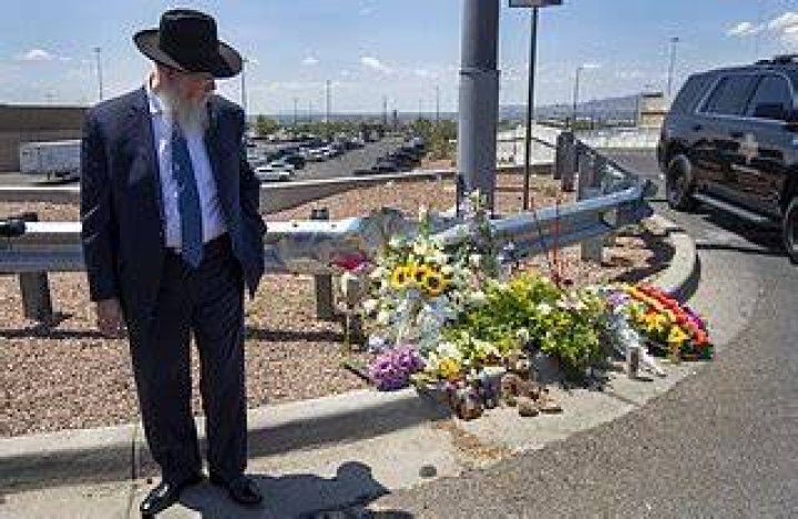 Rabbi Yisrael Greenberg looks at the makeshift memoria
