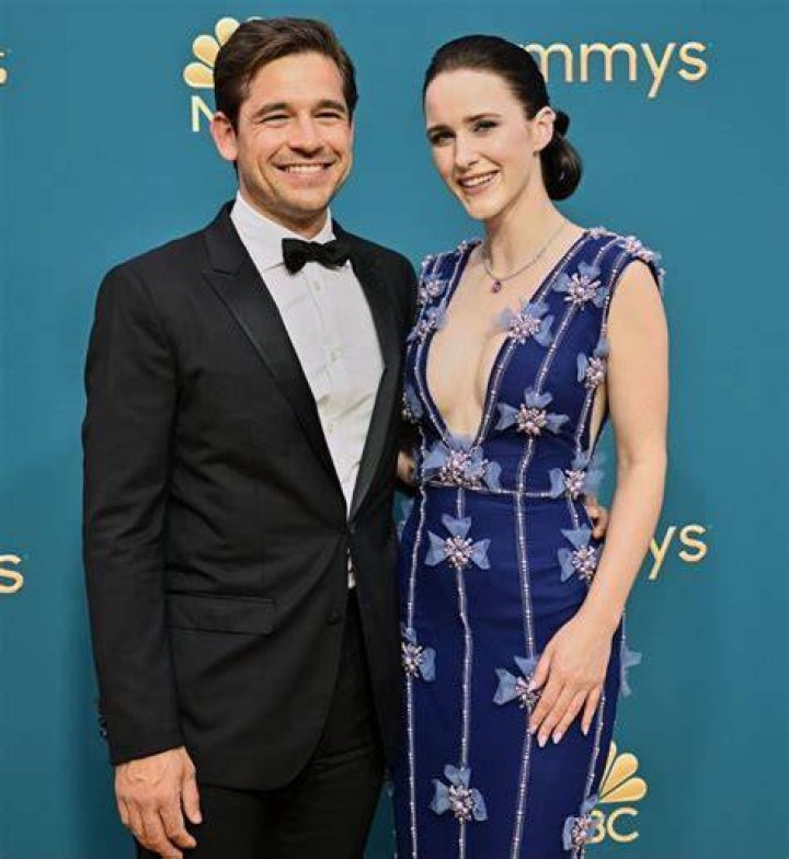 Rachel Brosnahan Partners with Amazon to Deliver Donations to Covenant House New York