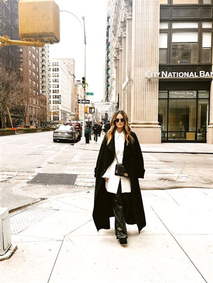 Rachel Lindsay hangs in NYC