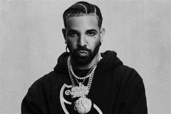 Rapper Drake wearing a 5.5 Million dollar Richard Mille Watch that he bought for his birthday as he attends the game between the Houston Rockets and the Los Angeles Lakers at STAPLES Center in Los Angeles, California Pictured: Drake,Corey Gamble Ref: SPL5271748 311021 NON-EXCLUSIVE Picture by: London Entertainment / SplashNews.com Splash News and Pictures USA: +1 310-525-5808 London: +44 (0)20 8126 1009 Berlin: +49 175 3764 166 World Rights