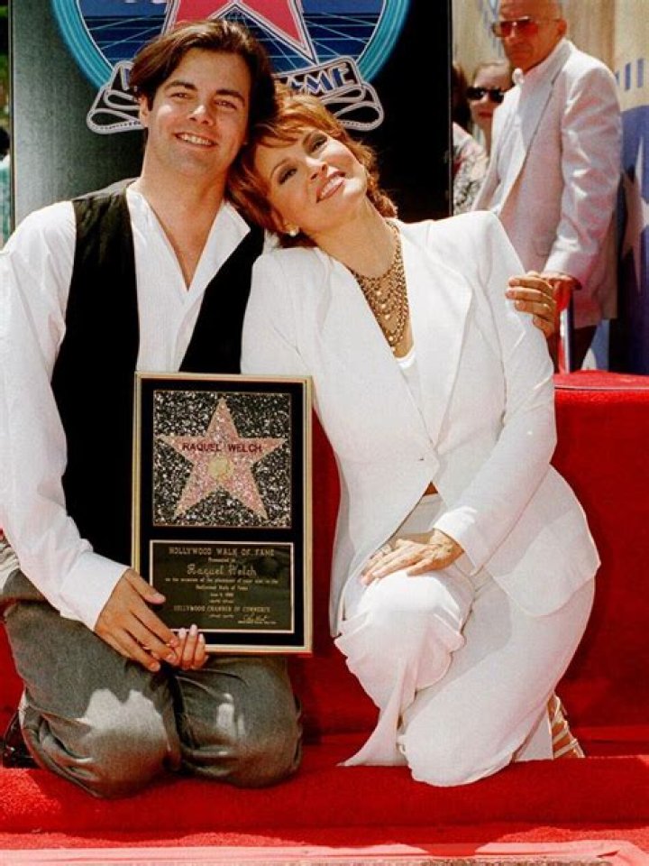 Raquel & James PDA on the Red Carpet