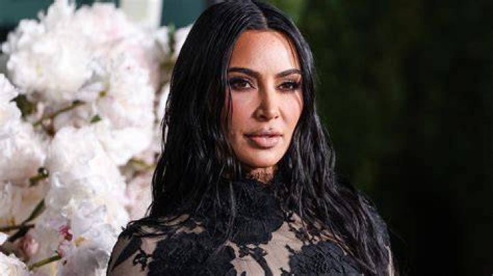 Reality TV star Kim Kardashian is seen leaving the back door of a restaurant in LA with her sister Khloe.Pictured: Kim Kardashian Ref: SPL5096577 070619 NON-EXCLUSIVE Picture by: Lies Angeles / SplashNews.com Splash News and Pictures Los Angeles: 310-821-2666 New York: 212-619-2666 London: 0207 644 7656 Milan: 02 4399 8577 World Rights