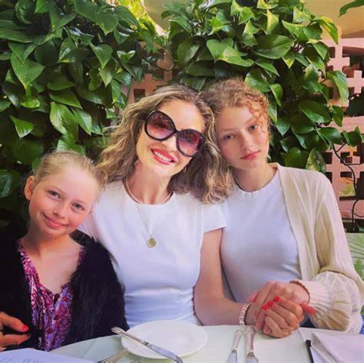 Rebecca Gayheart With Her Daughters