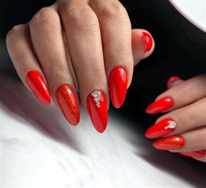 red nails