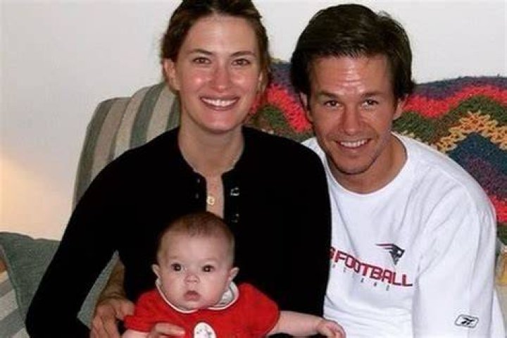 Rhea Durham, Mark Wahlberg, Ella