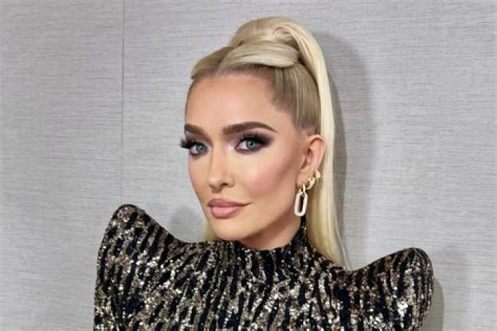 ‘RHOBH’s Erika Jayne Will ‘Address’ Legal Drama On Reunion: ‘It’s Not Easy’