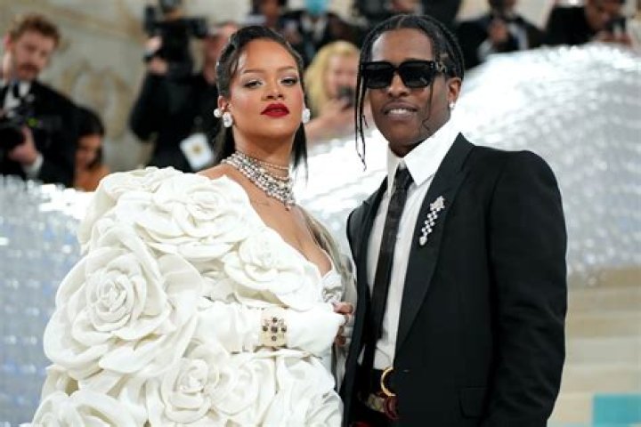 Rihanna & A$AP Rocky walking