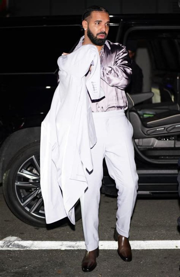Rihanna Attends Drake’s Birthday Party After Their Falling Out – Hollywood Life