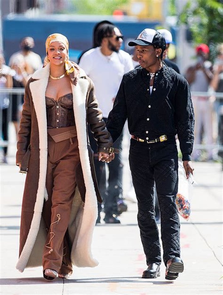 Rihanna Makes Her First Official Outing Since Giving Birth: Video – Hollywood Life