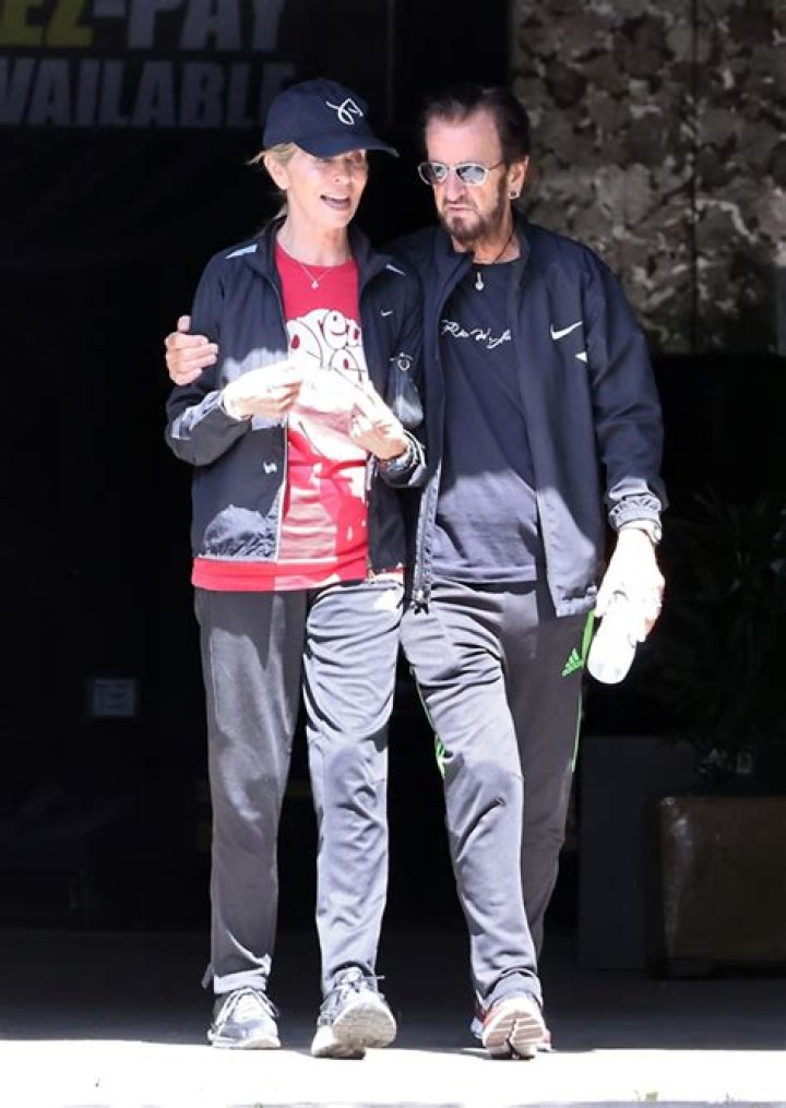 Ringo Starr & Wife Barbara Rock Matching Tracksuits While In L.A. – Hollywood Life