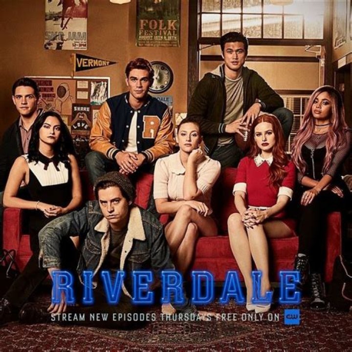 Riverdale -- "Chapter Forty-Four: No Exit" -- Image Number: RVD309a_0030.jpg -- Pictured (L-R): Charles Melton as Reggie and Camila Mendes as Veronica -- Photo: Shane Harvey/The CW -- &Atilde;&Acirc;&copy; 2018 The CW Network, LLC. All Rights Reserved.