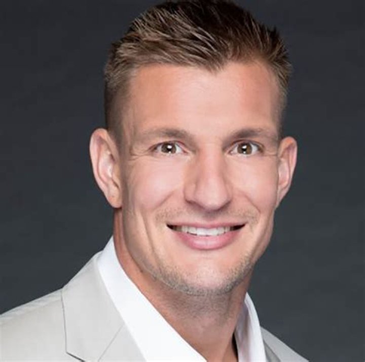 Rob Gronkowski Announces Retirement From The NFL – Hollywood Life