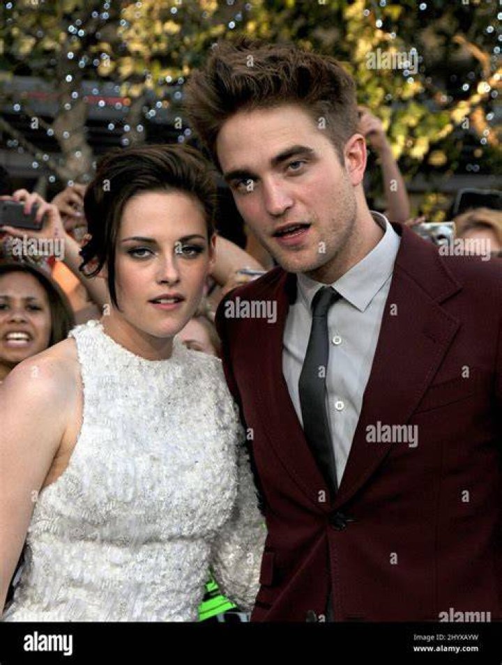 Robert Pattinson & Kristen Stewart's 8 Most Romantic Moments Of 2011