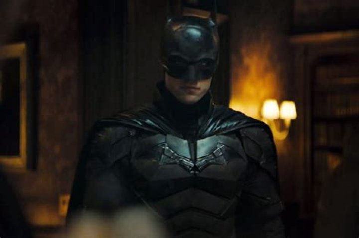 Robert Pattinson Tests Positive For COVID-19 While Filming ‘The Batman’ & Production Shuts Down