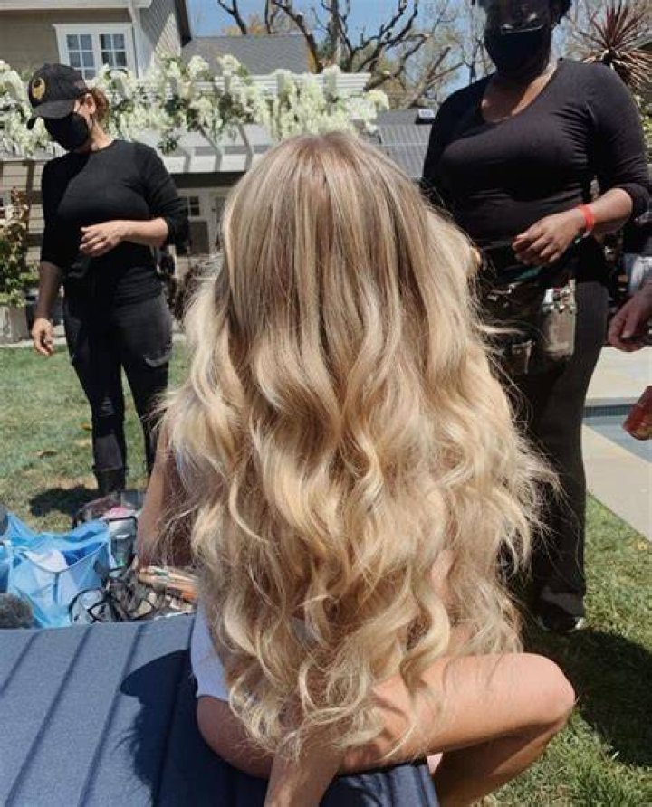 Rocks Curls – Pics – Hollywood Life