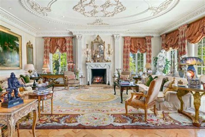 rod stewart selling mansion