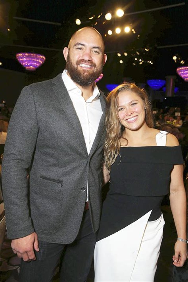 Ronda Rousey Boyfriend Travis Browne? Model Warns UFC Champ About Ex-Husband – Hollywood Life