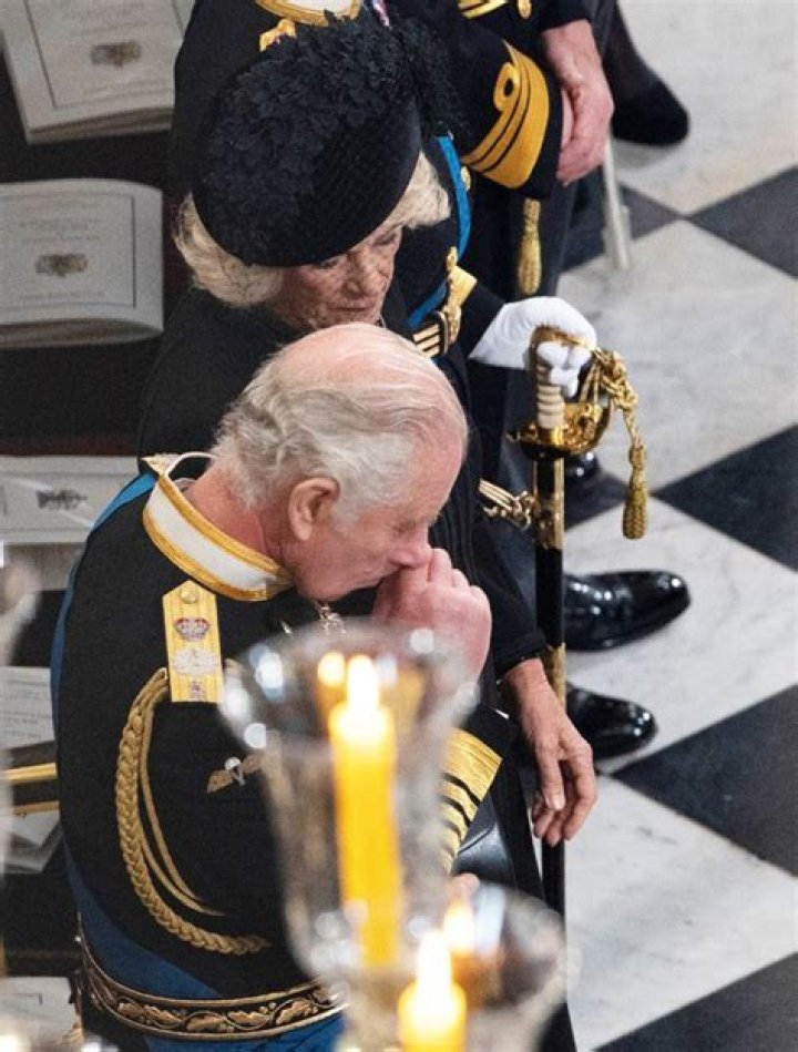 Royal Family Members Crying & Emotional At Queen’s Funeral: Photos – Hollywood Life