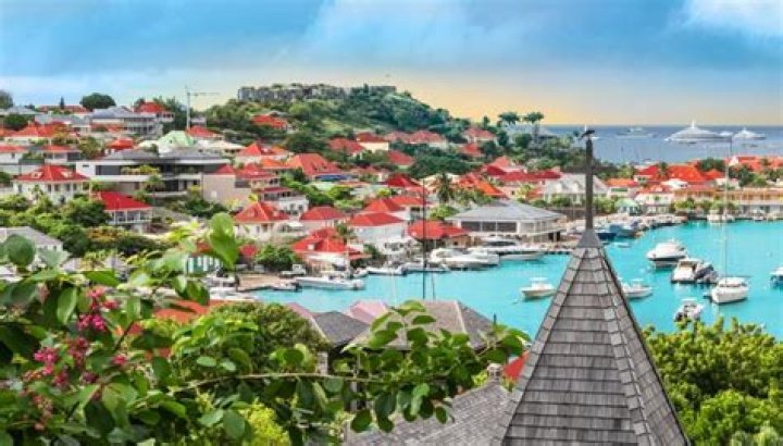 Saint Barthelemy, FRANCE - Actress, Salma Hayek, and her husband, Francois Henri Pinault, with Valentina Paloma Pinault enjoy holidays in French Island of Saint Barthelemy. Pictured: Salma Hayek BACKGRID USA 26 DECEMBER 2014 BYLINE MUST READ: Ramey Photos / BACKGRID USA: +1 310 798 9111 / UK: +44 208 344 2007 / *UK Clients - Pictures Containing Children Please Pixelate Face Prior To Publication*