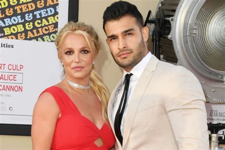 Sam Asghari Admits He Doesn’t ‘Prefer’ Britney Spears’ Racy Photos – Hollywood Life