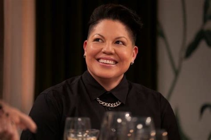 Sara Ramirez Plays Che Diaz