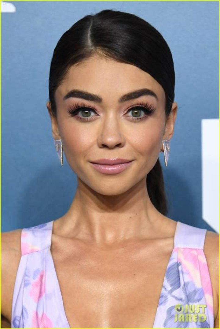 Sarah Hyland Stuns In Sequined Crop Top & Gorgeous Magenta Dress At CMT Music Awards