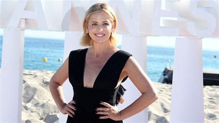 Sarah Michelle Gellar, 46, Debuts ‘Summer’ Bob Hair Makeover: Photos – Hollywood Life