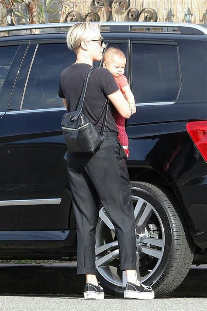 Scarlett Johansson’s Ex Demands Primary Custody Of Daughter, 2 — Battle Over Baby?