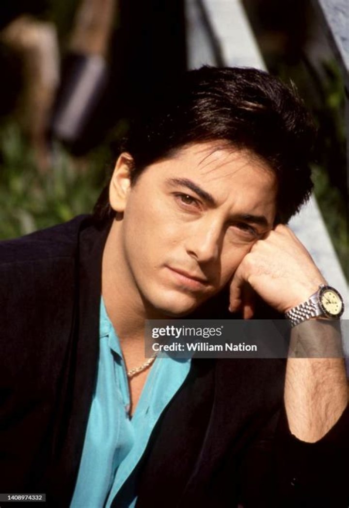 Scott Baio poses for a photo