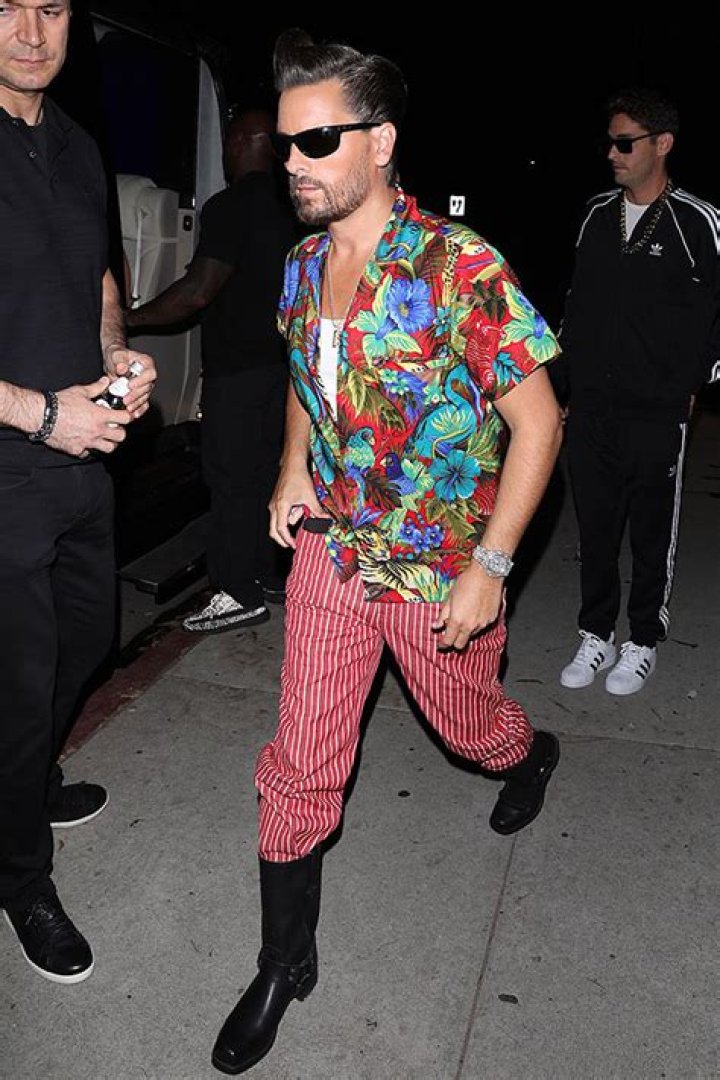 Scott Disick & Amelia Hamlin Attend Halloween Party — Pics – Hollywood Life