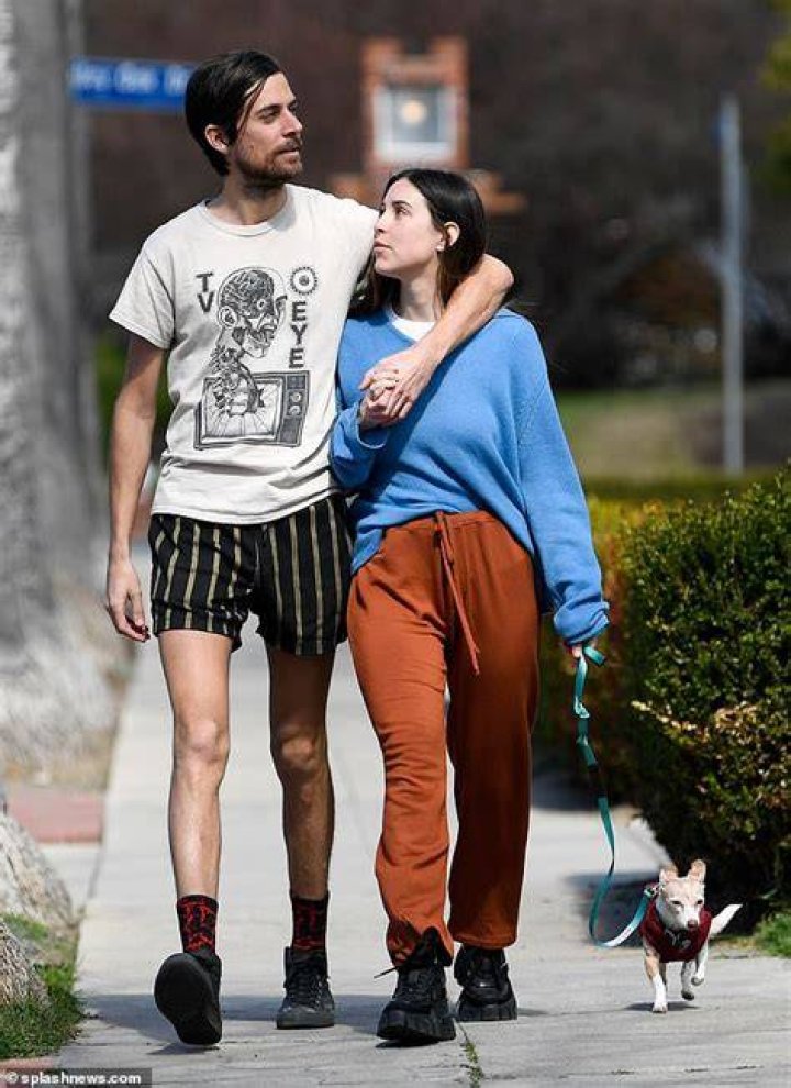 Scout Willis Kisses Her Boyfriend, Jake Miller, While Out In L.A. – Hollywood Life