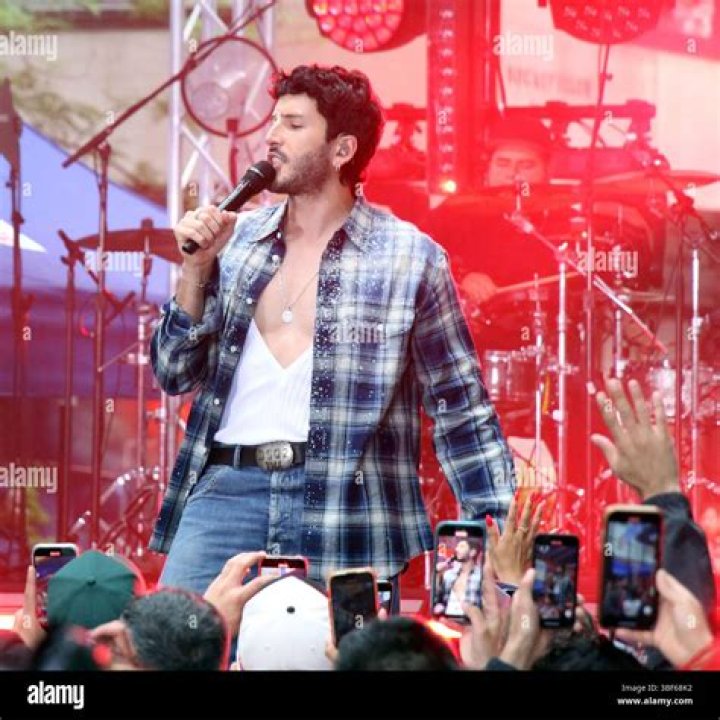 Sebastian Yatra Performs