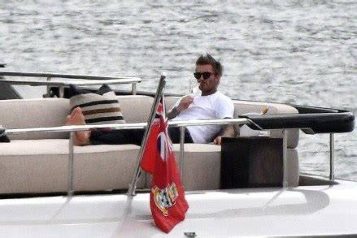 See Celebrities Sipping Vino – Hollywood Life