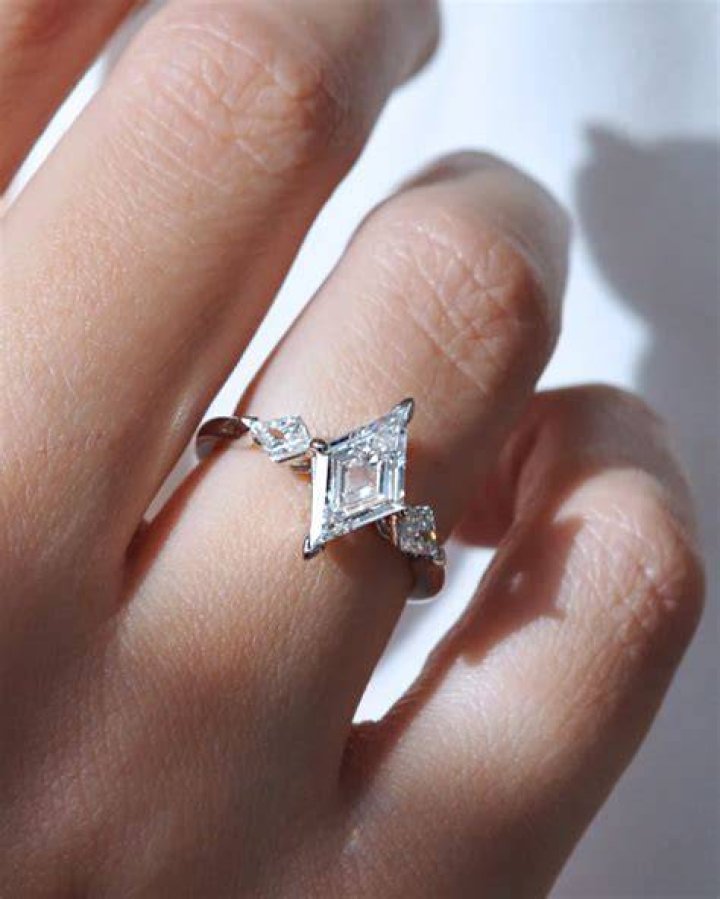 See Diamond Ring & More Photos – Hollywood Life