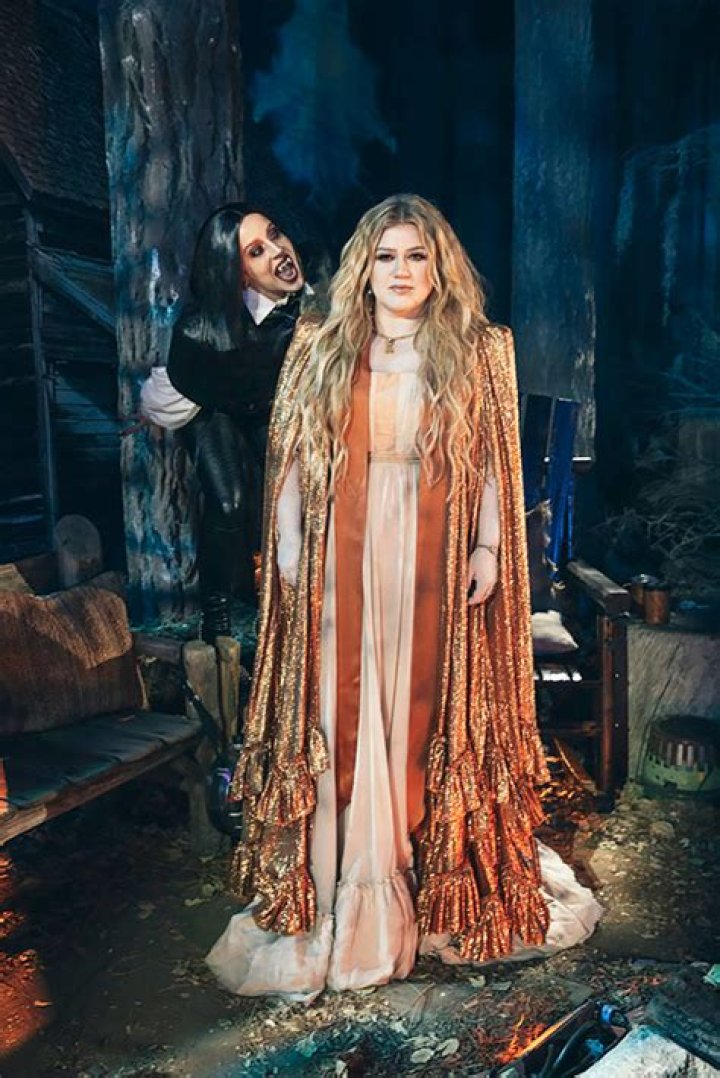 See Ghostly Look – Hollywood Life