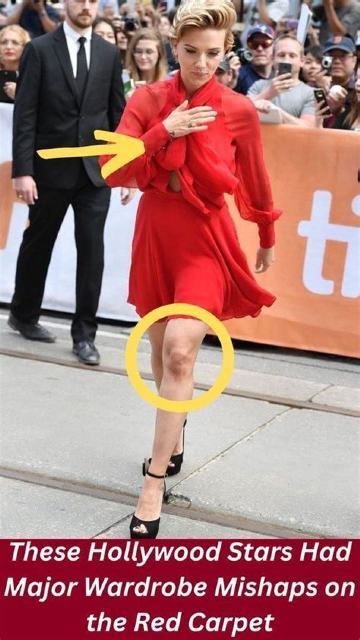 See Her Major Wardrobe Malfunction! – Hollywood Life