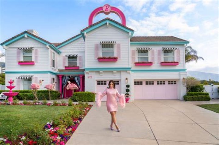 See Her Massive ‘Dream’ House – Hollywood Life
