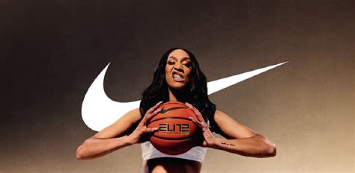 See Photos Of The WNBA Player – Hollywood Life