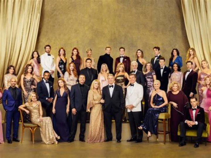 See The Photos Of The Cast – Hollywood Life