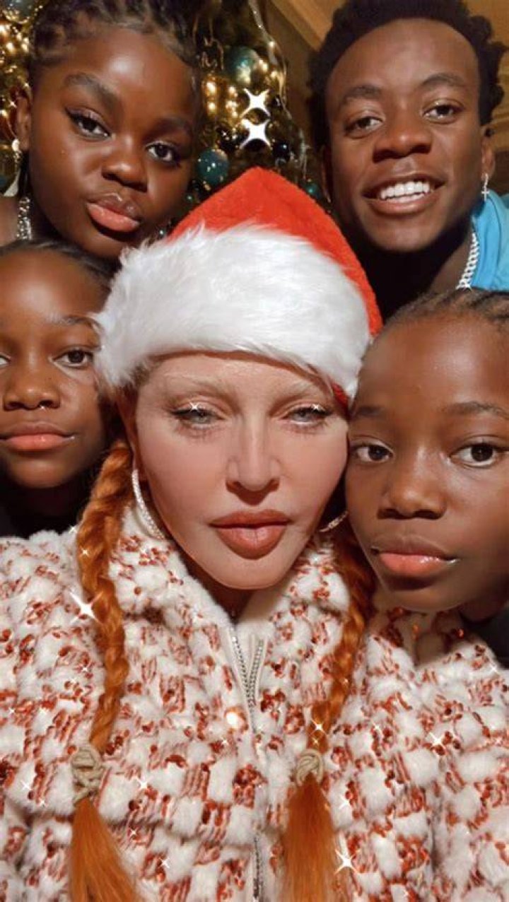 See the Singer’s 6 Children – Hollywood Life