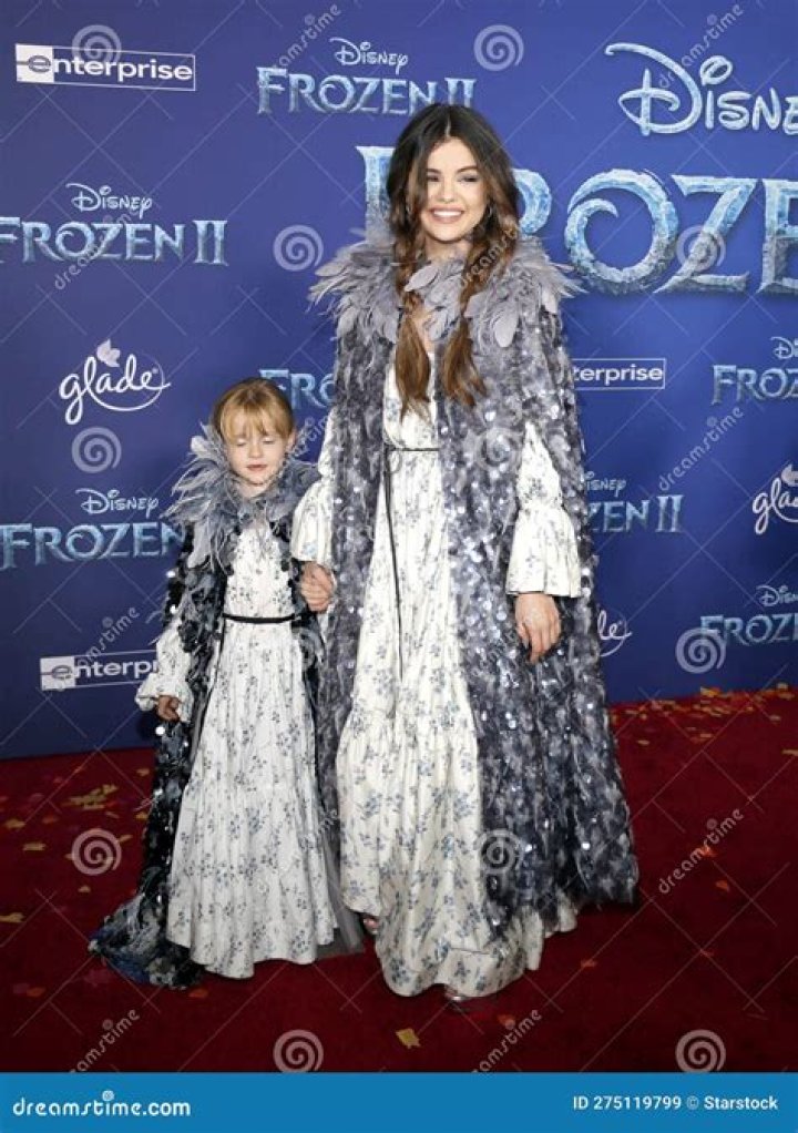 Selena Gomez, Gracie Teefey